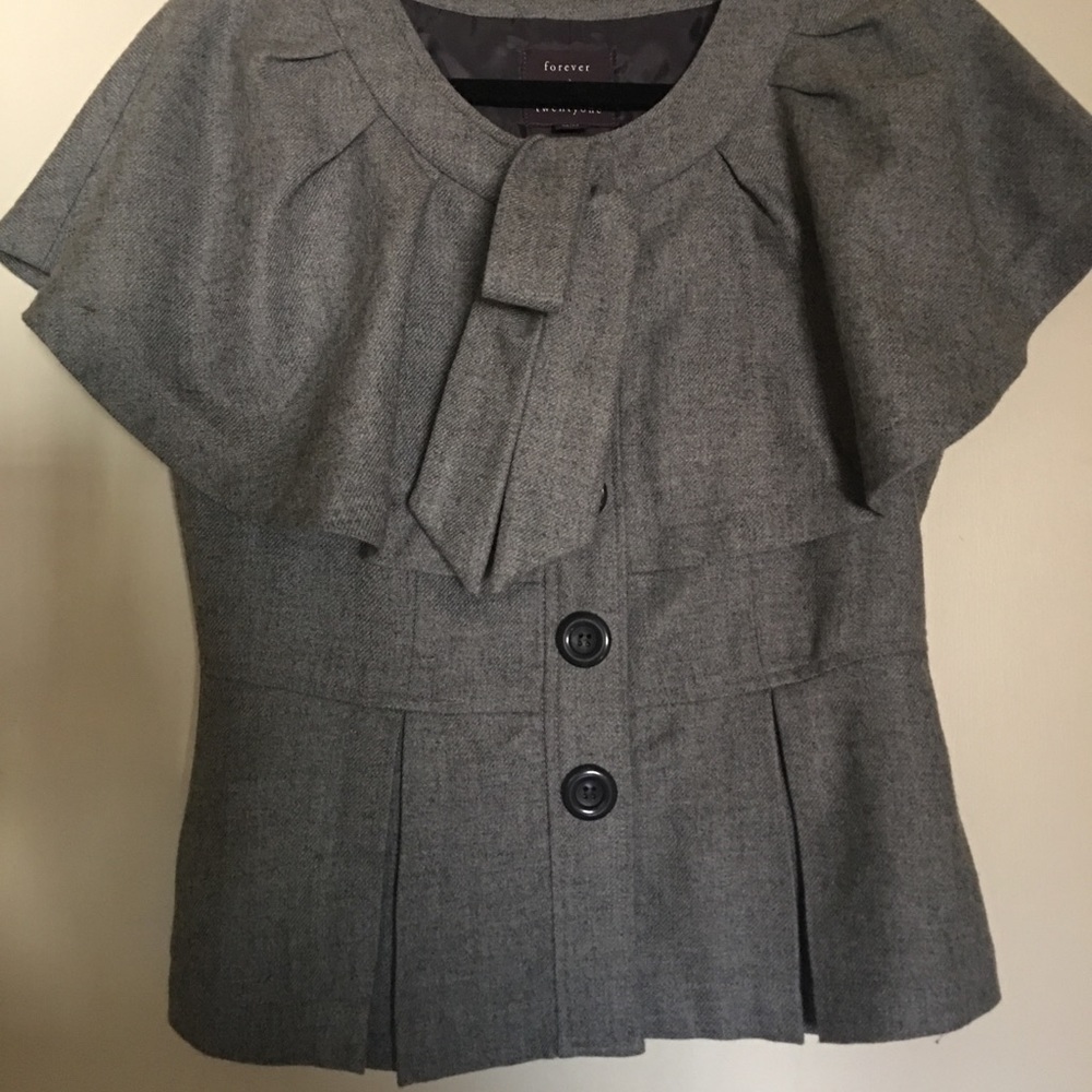 Gray short sleeve jacket
